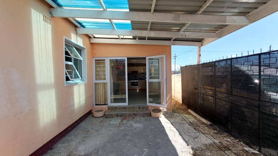 5 Bedroom Property for Sale in Ravensmead Western Cape